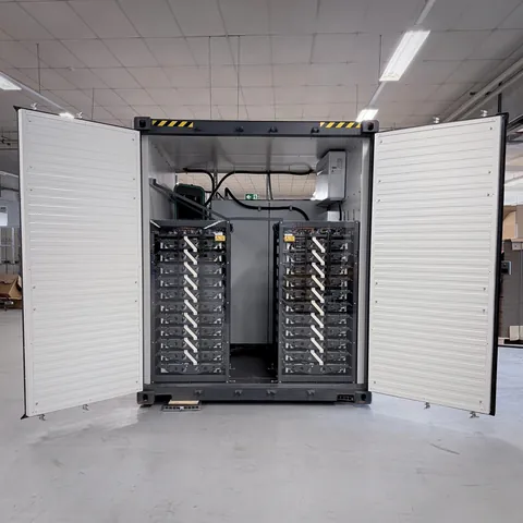 Open system with battery racks and climate unit